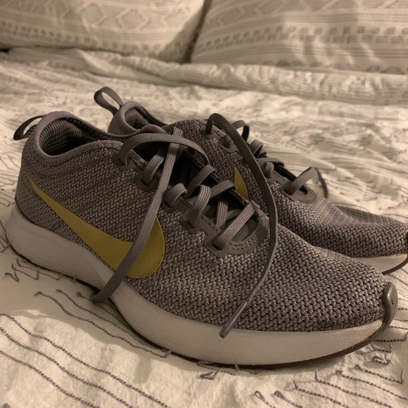 nike dual tone racer — grey and gold 6.5 - Picture 4 of 7